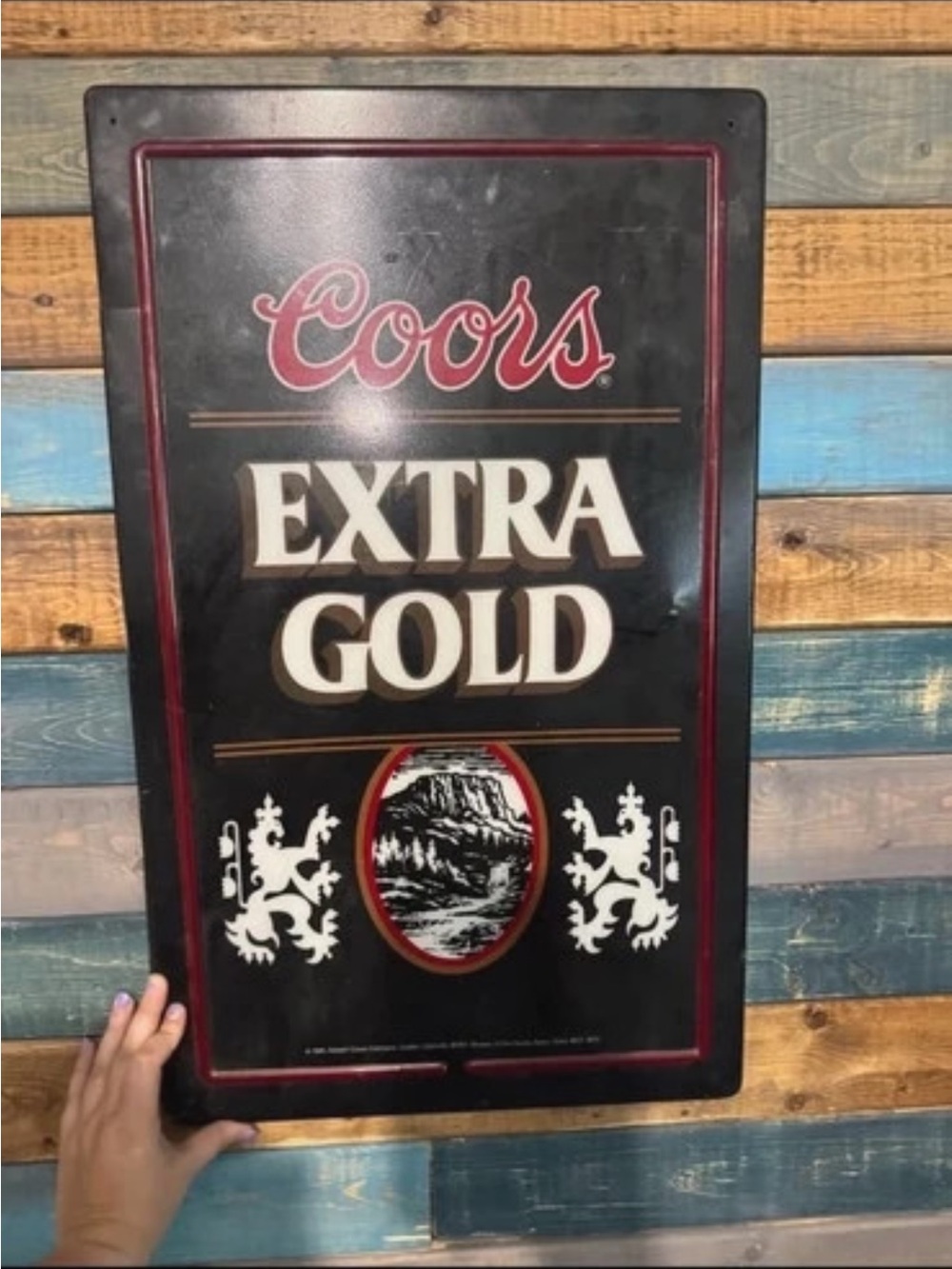 Extra Gold Vintage-Style Black Wall Sign
